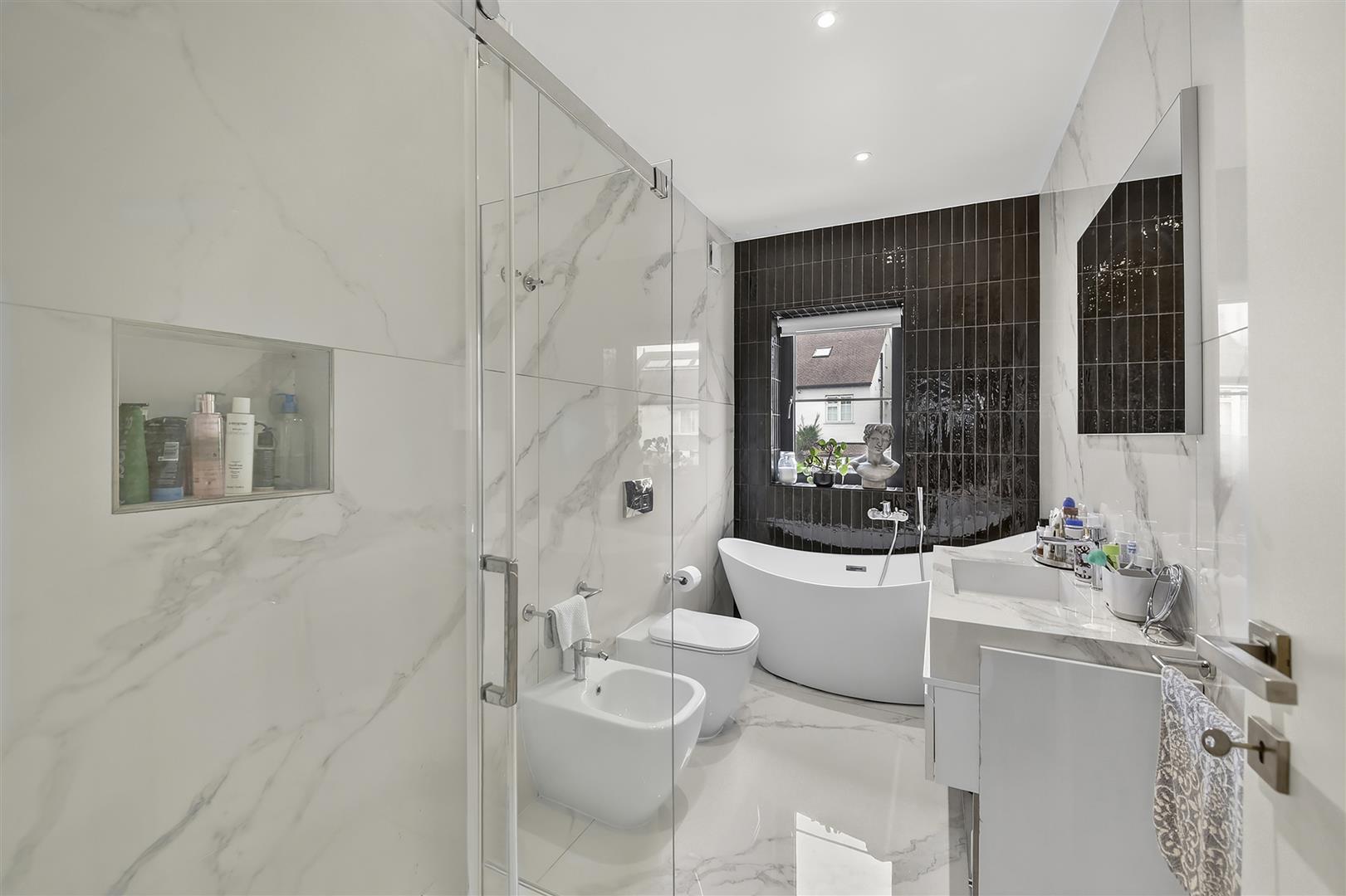 North End Road, London, NW11 7TA