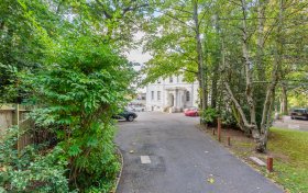 Oak Hill Park, Hampstead, NW3 7LP