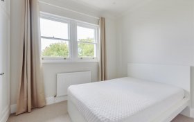 Oak Hill Park, Hampstead, NW3 7LP