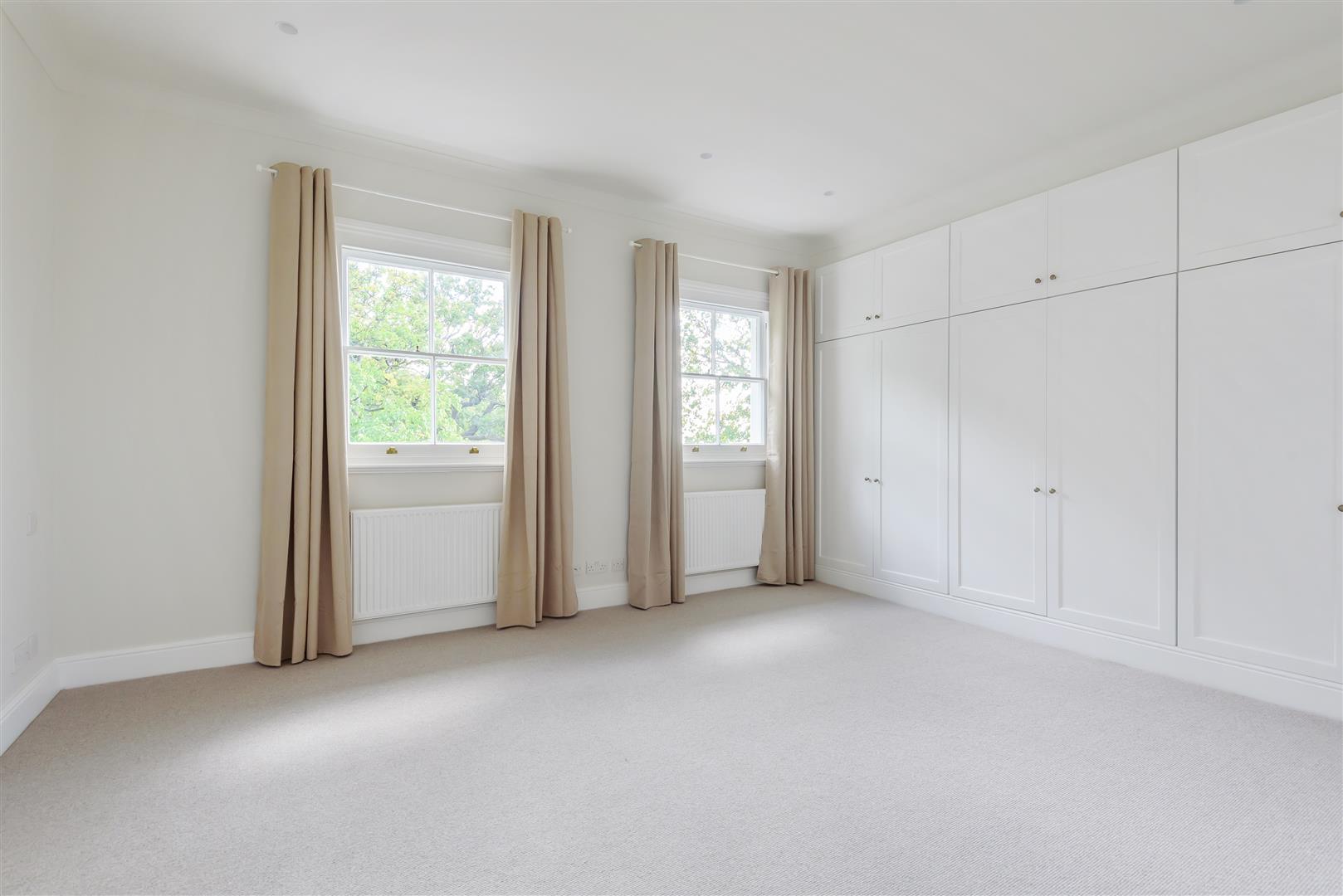 Oak Hill Park, Hampstead, NW3 7LP