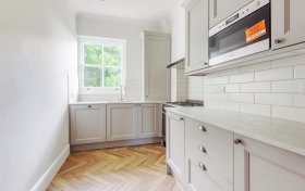 Oak Hill Park, Hampstead, NW3 7LP