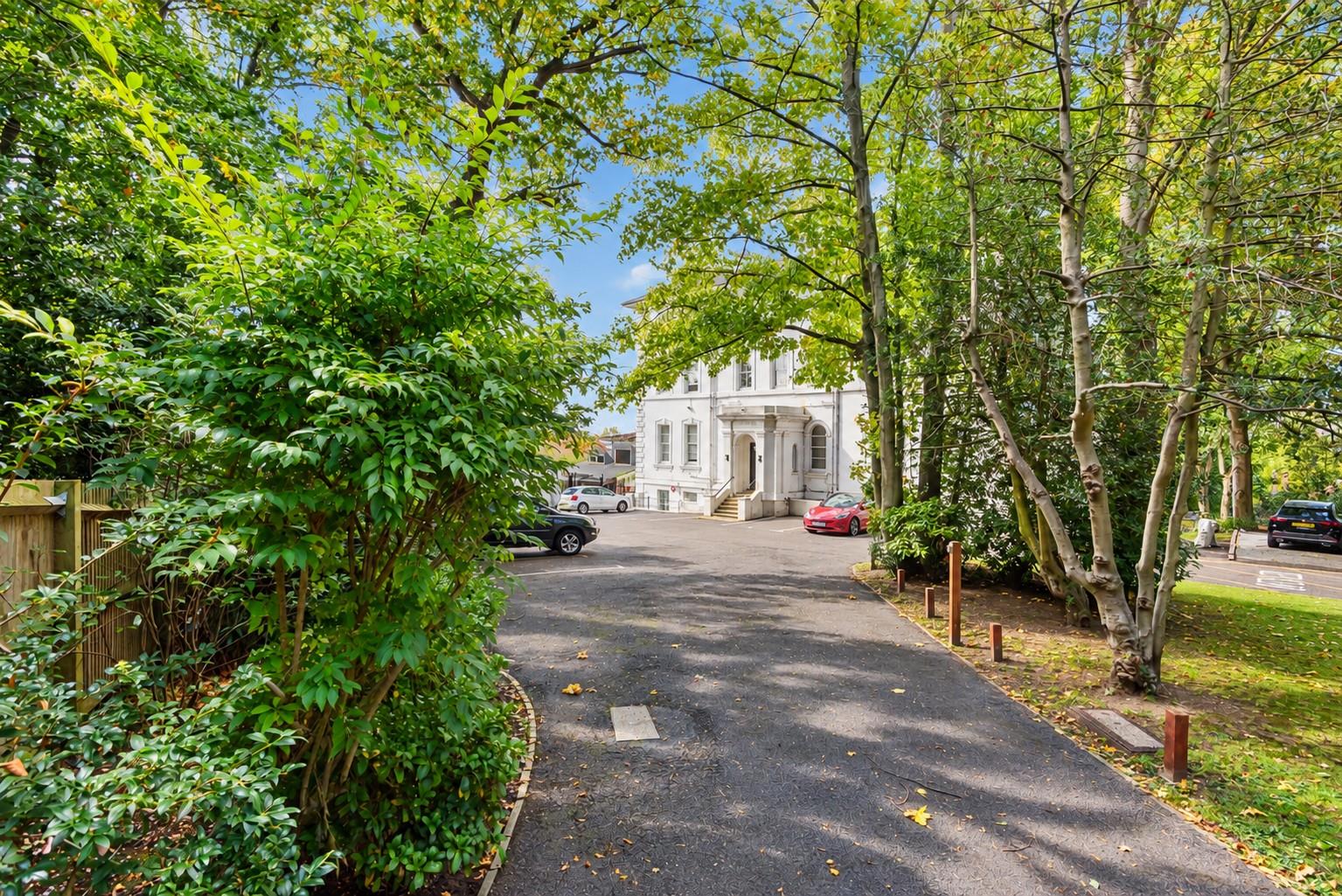 Oak Hill Park, Hampstead, NW3 7LP