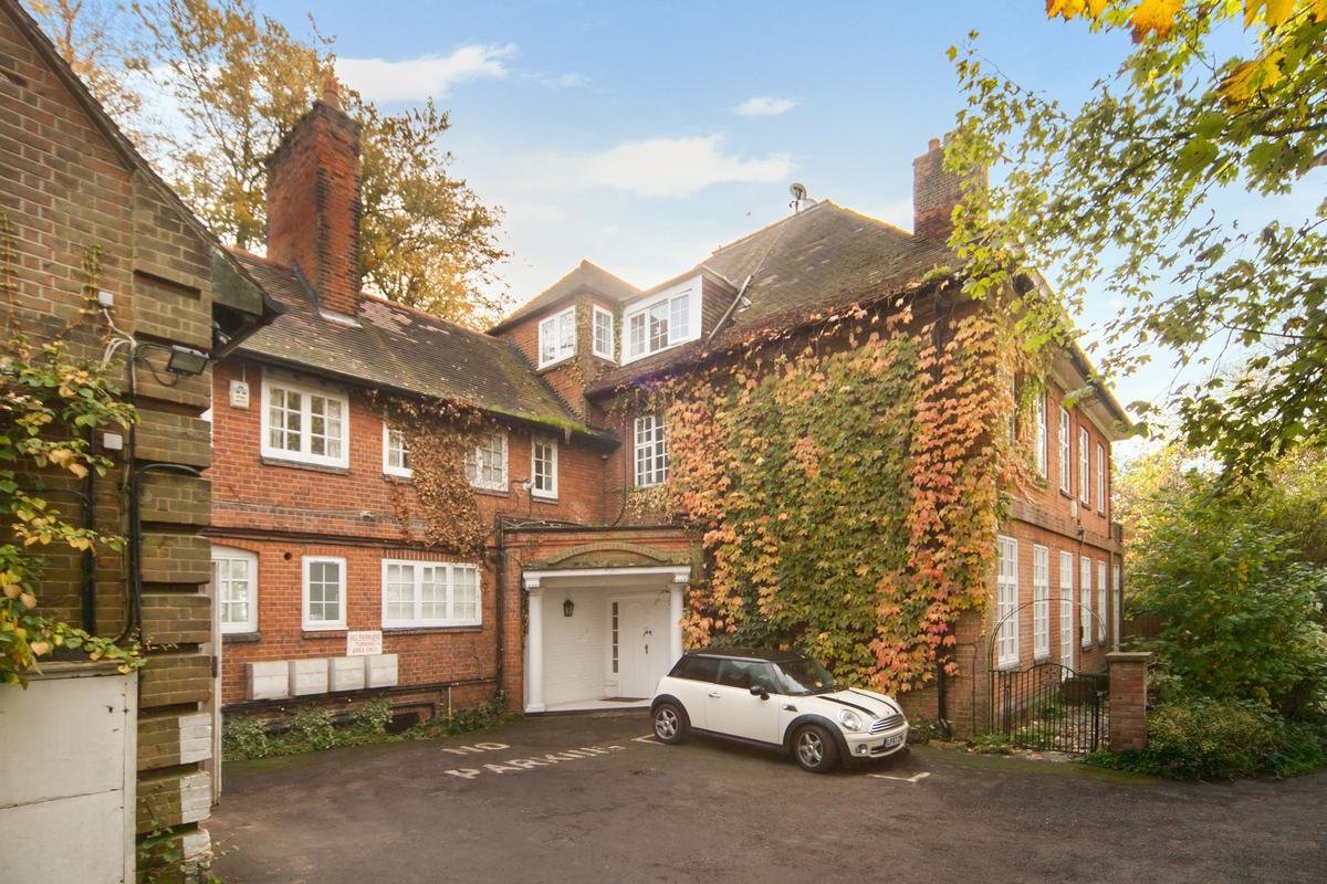 Rosecroft Avenue, Hampstead, NW3 7QB