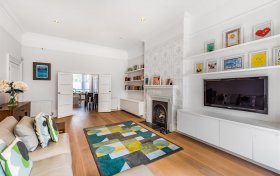 Canfield Gardens, South Hampstead, NW6 3DY