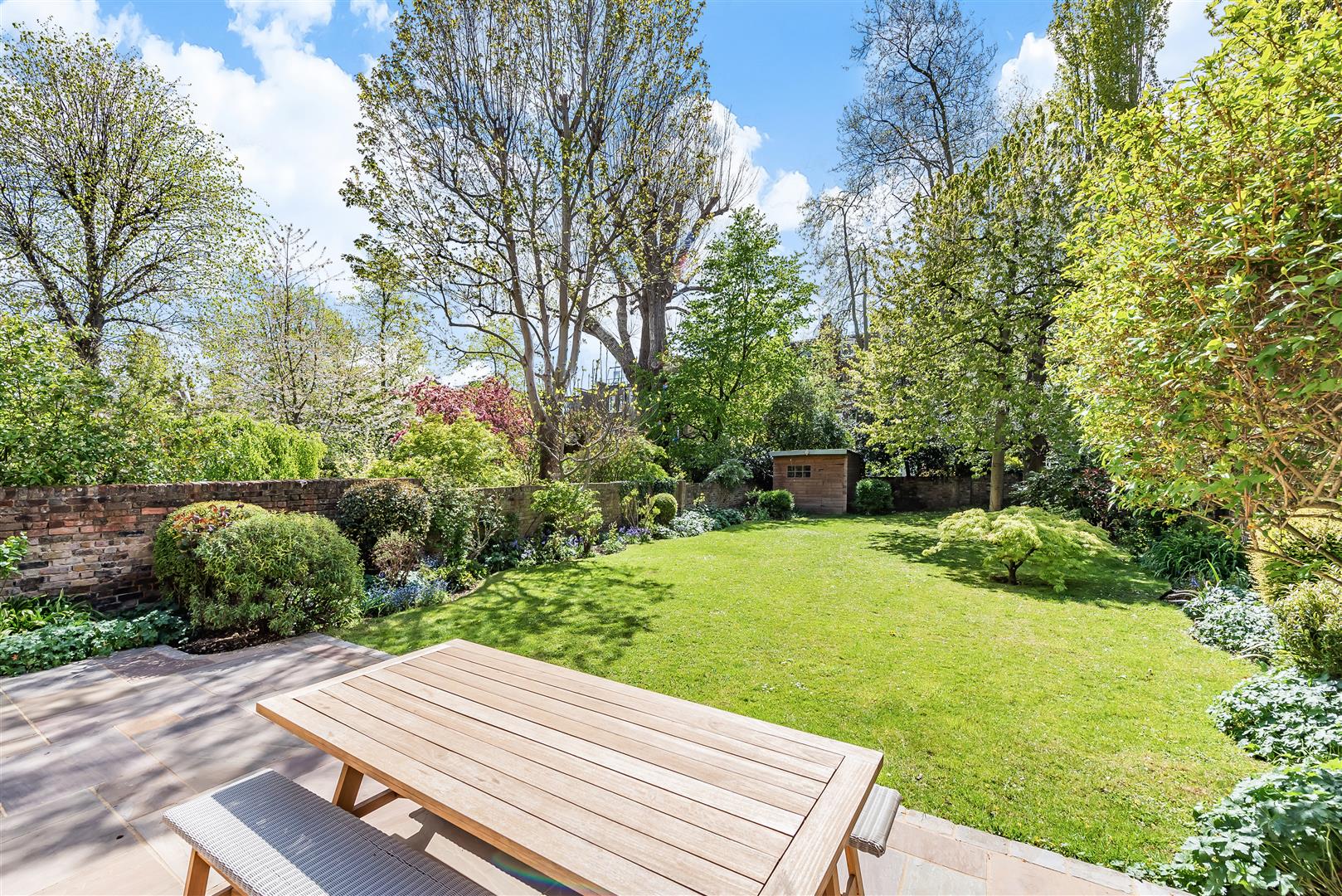 Canfield Gardens, South Hampstead, NW6 3DY