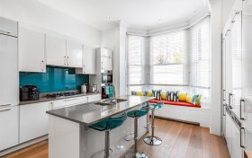 Canfield Gardens, South Hampstead, NW6 3DY