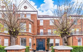 Canfield Gardens, South Hampstead, NW6 3DY