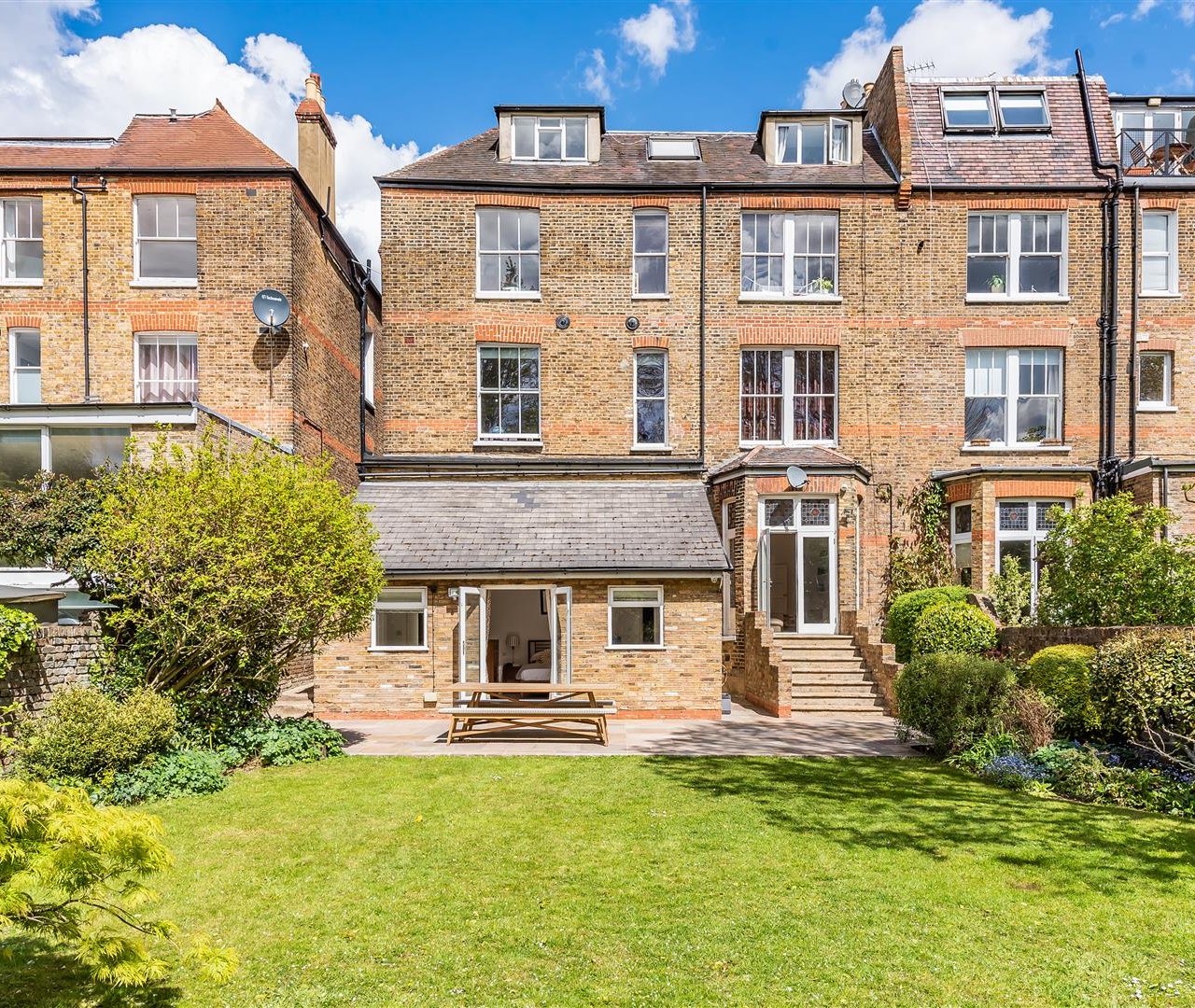 Canfield Gardens, South Hampstead, NW6 3DY