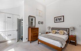 Canfield Gardens, South Hampstead, NW6 3DY