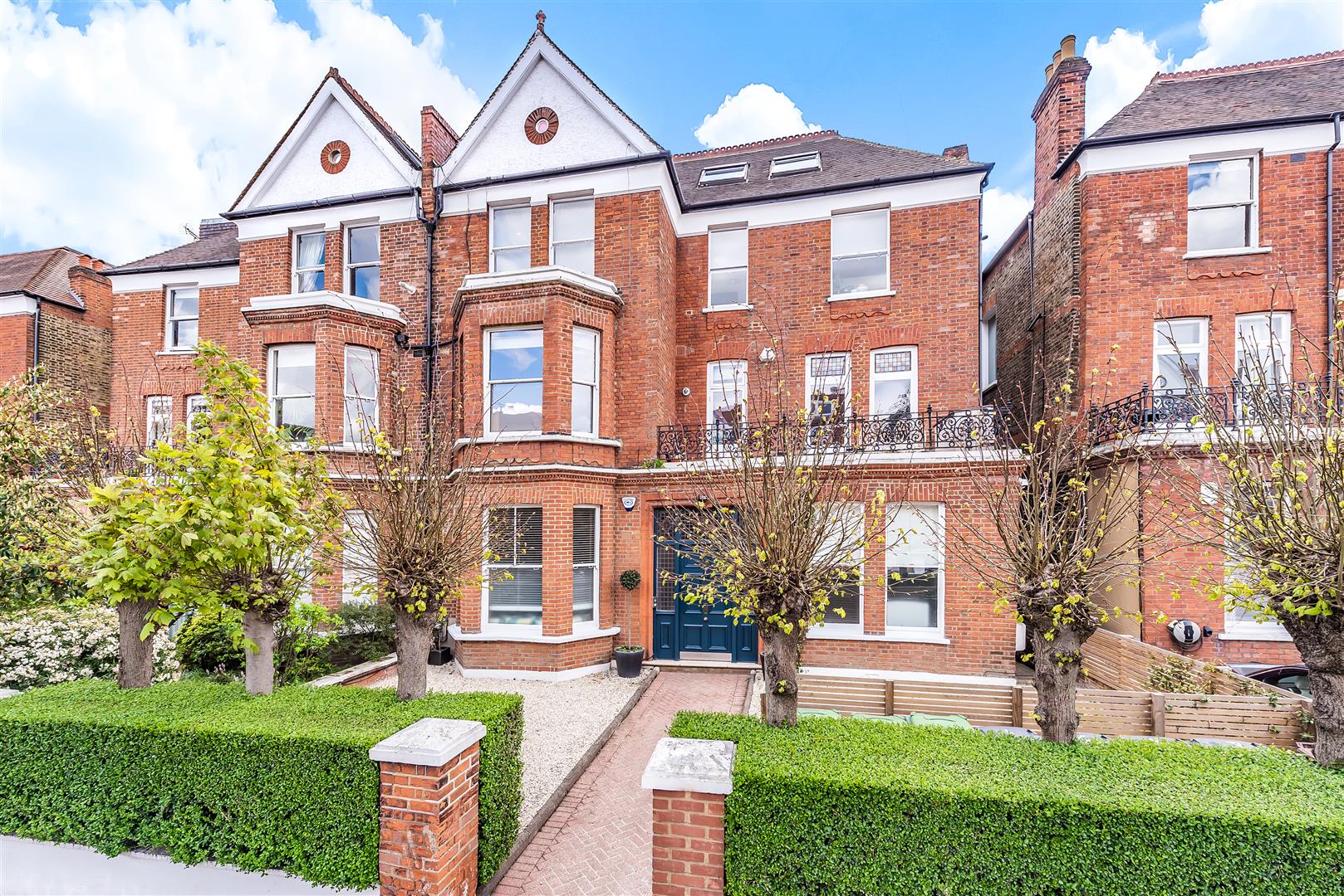 Canfield Gardens, South Hampstead, NW6 3DY