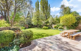 Canfield Gardens, South Hampstead, NW6 3DY