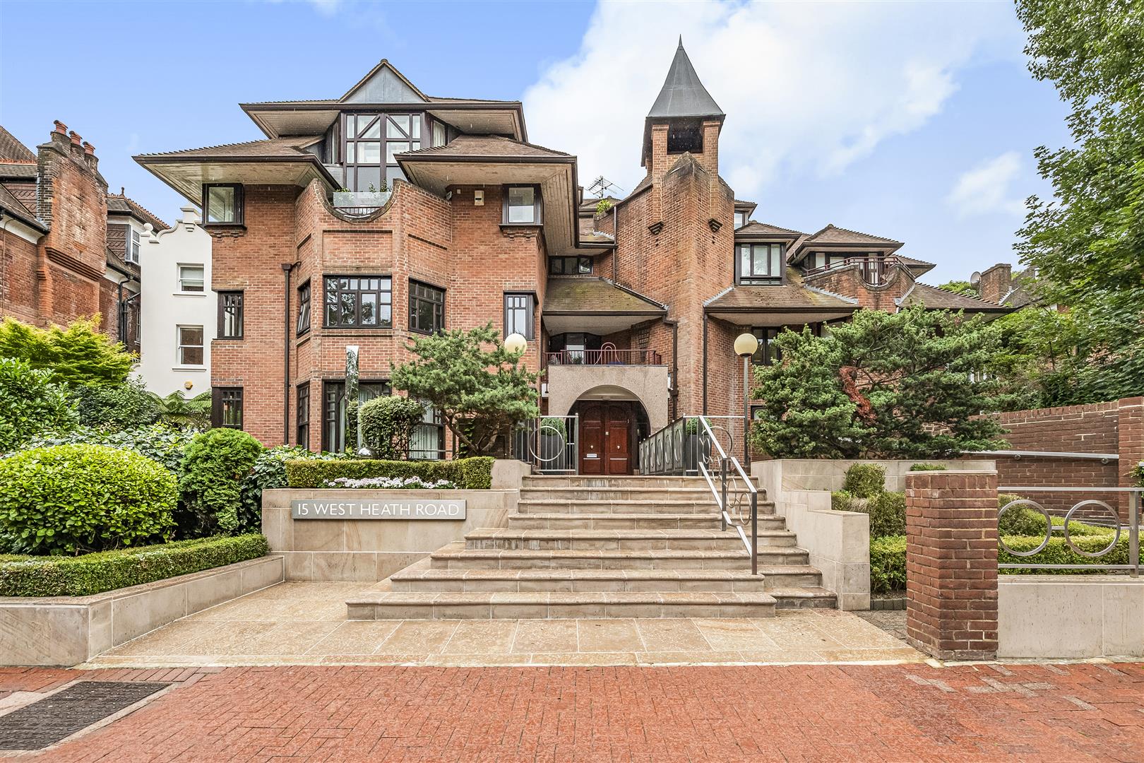 West Heath Road London NW3 7UU