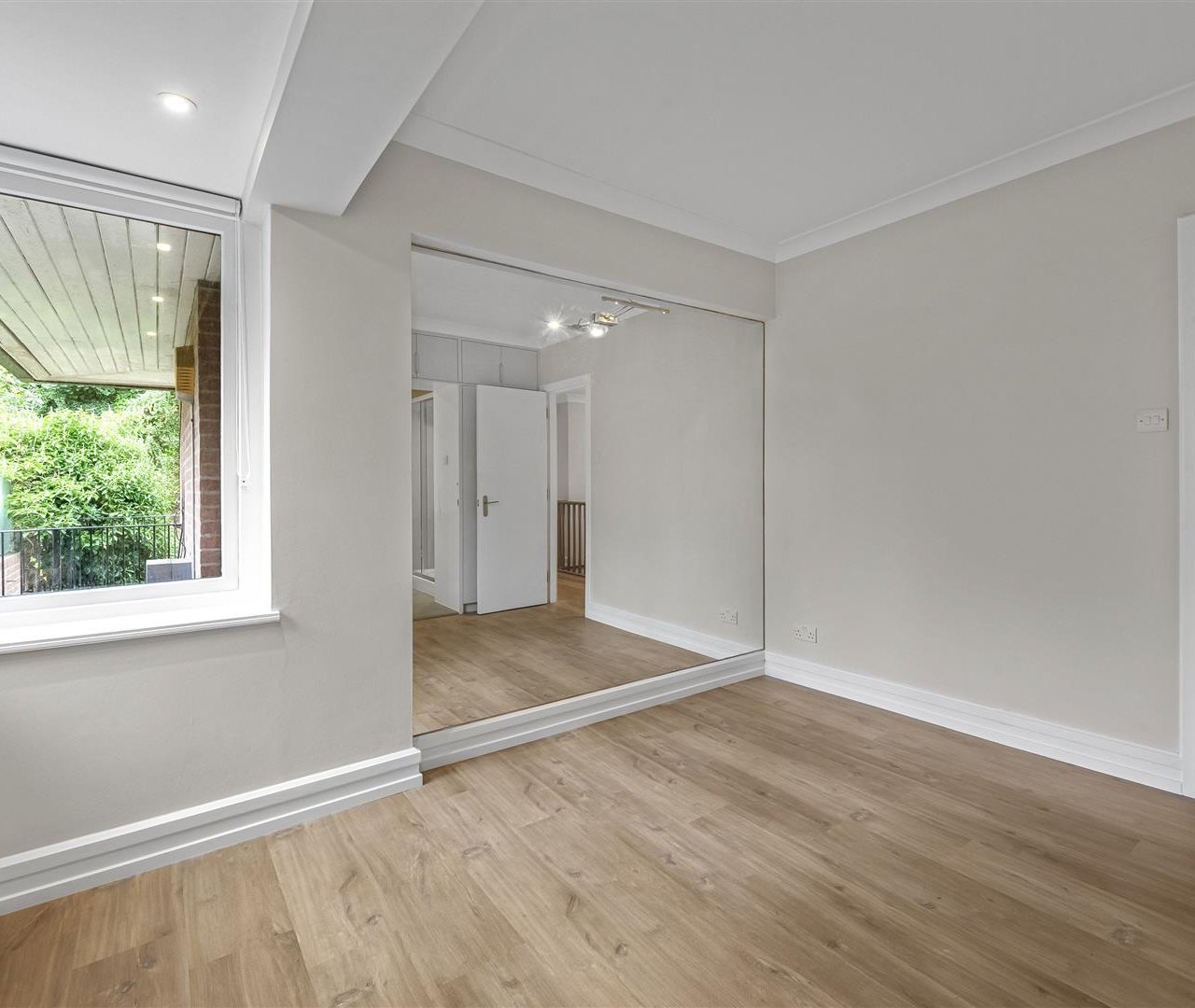 West Heath Road London NW3 7UU