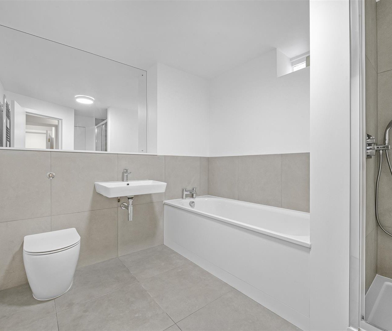 West Heath Road London NW3 7UU