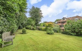 West Heath Road London NW3 7UU