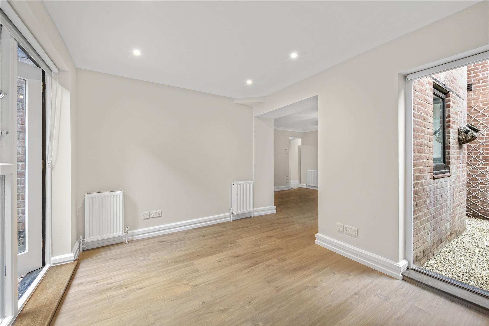 West Heath Road London NW3 7UU