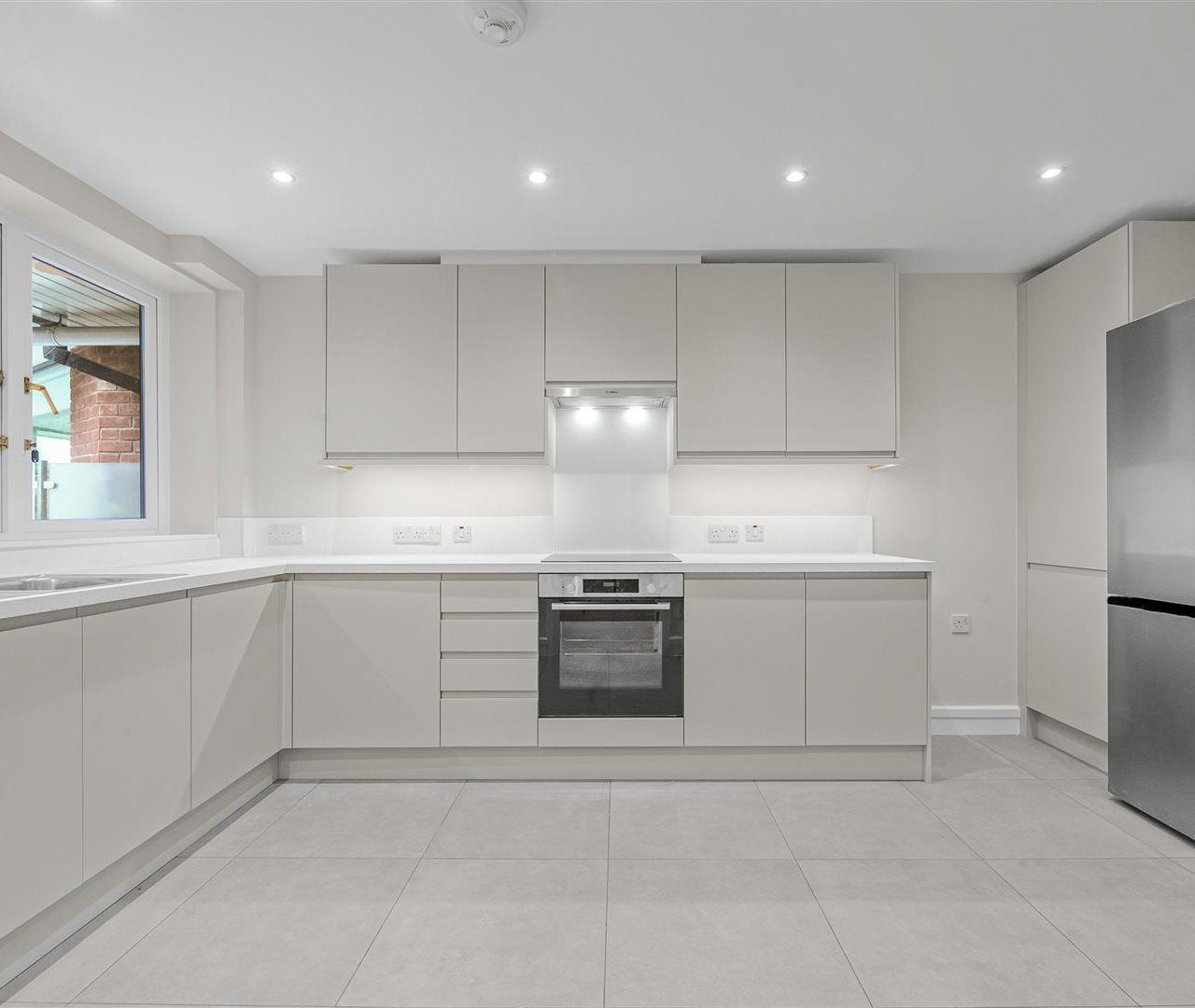 West Heath Road London NW3 7UU