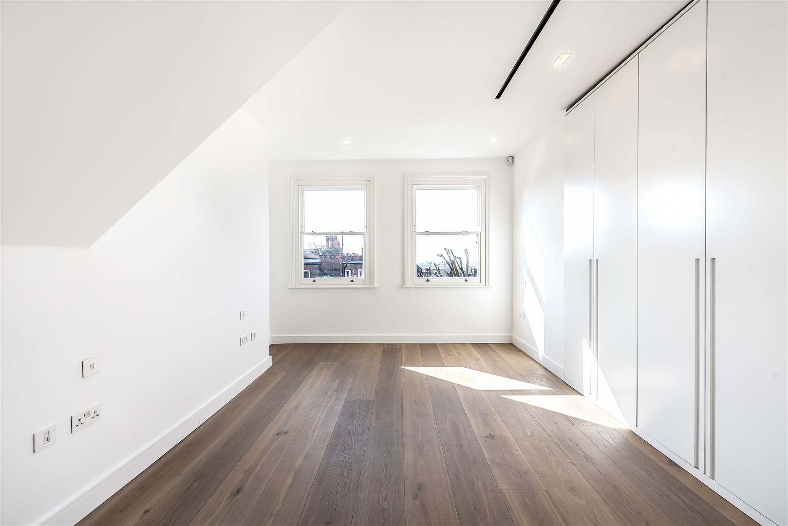 Frognal Lane Hampstead NW3 7DT