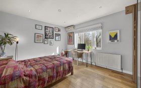 Dunstan Road Golders Green NW11 8AE