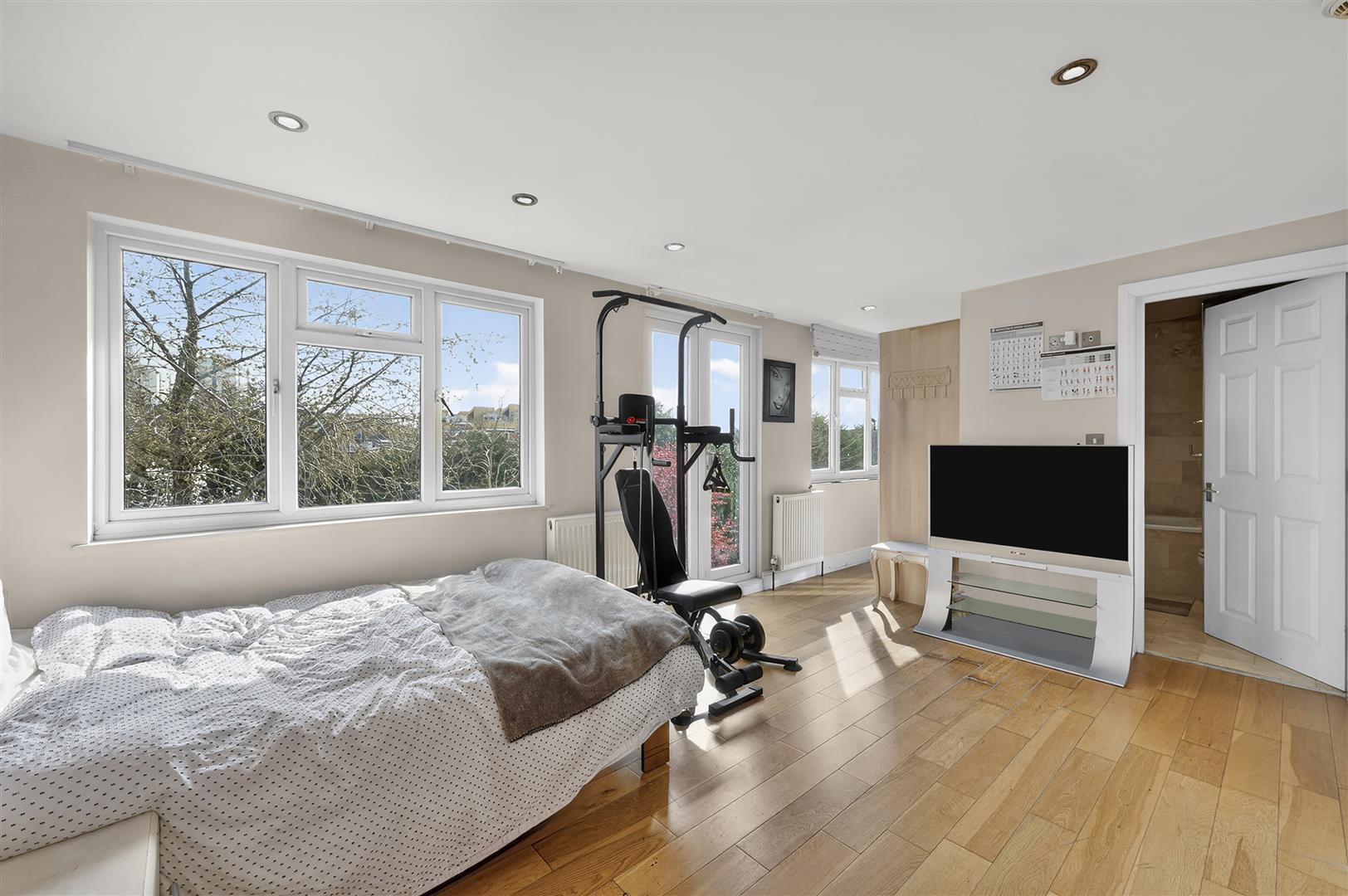 Dunstan Road Golders Green NW11 8AE