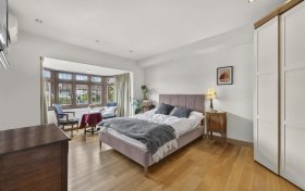 Dunstan Road Golders Green NW11 8AE