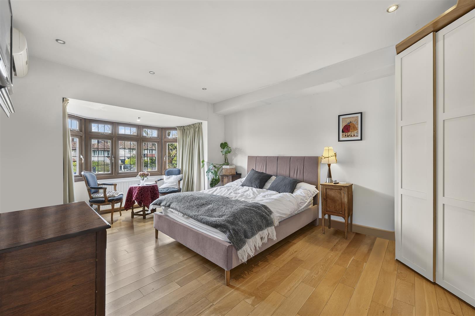 Dunstan Road Golders Green NW11 8AE