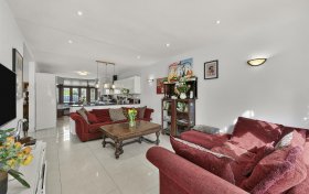 Dunstan Road Golders Green NW11 8AE