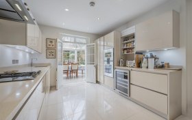 Buckland Crescent, Belsize Park, NW3 5DX
