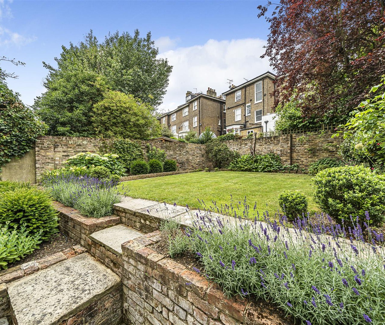Buckland Crescent, Belsize Park, NW3 5DX