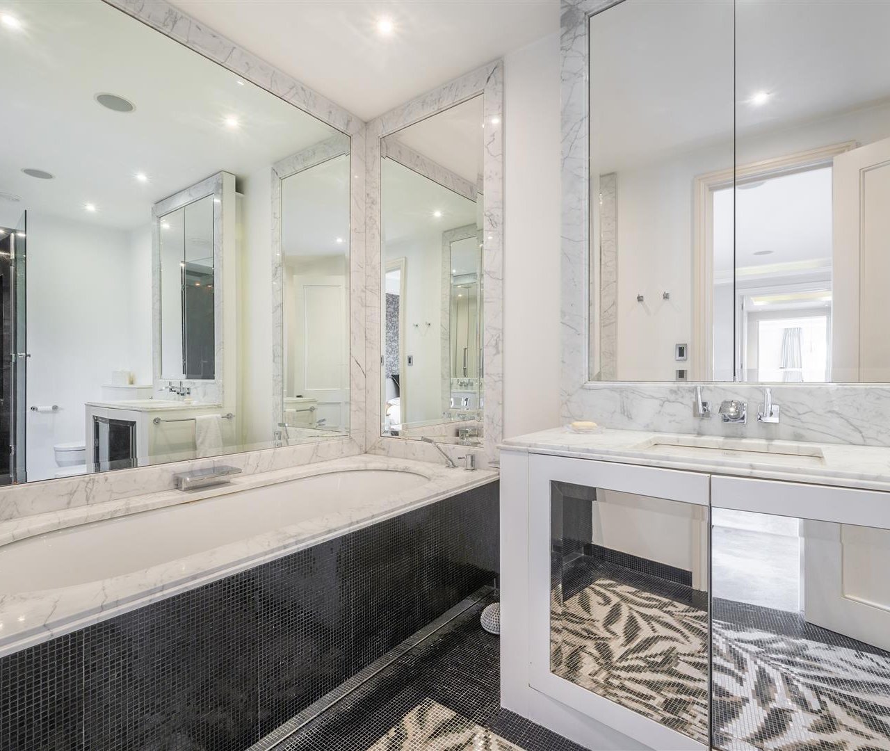 Kidderpore Avenue Hampstead NW3 7SP