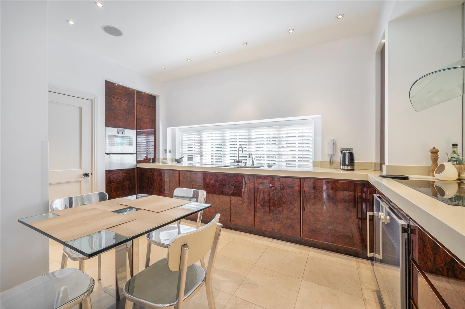 Kidderpore Avenue Hampstead NW3 7SP