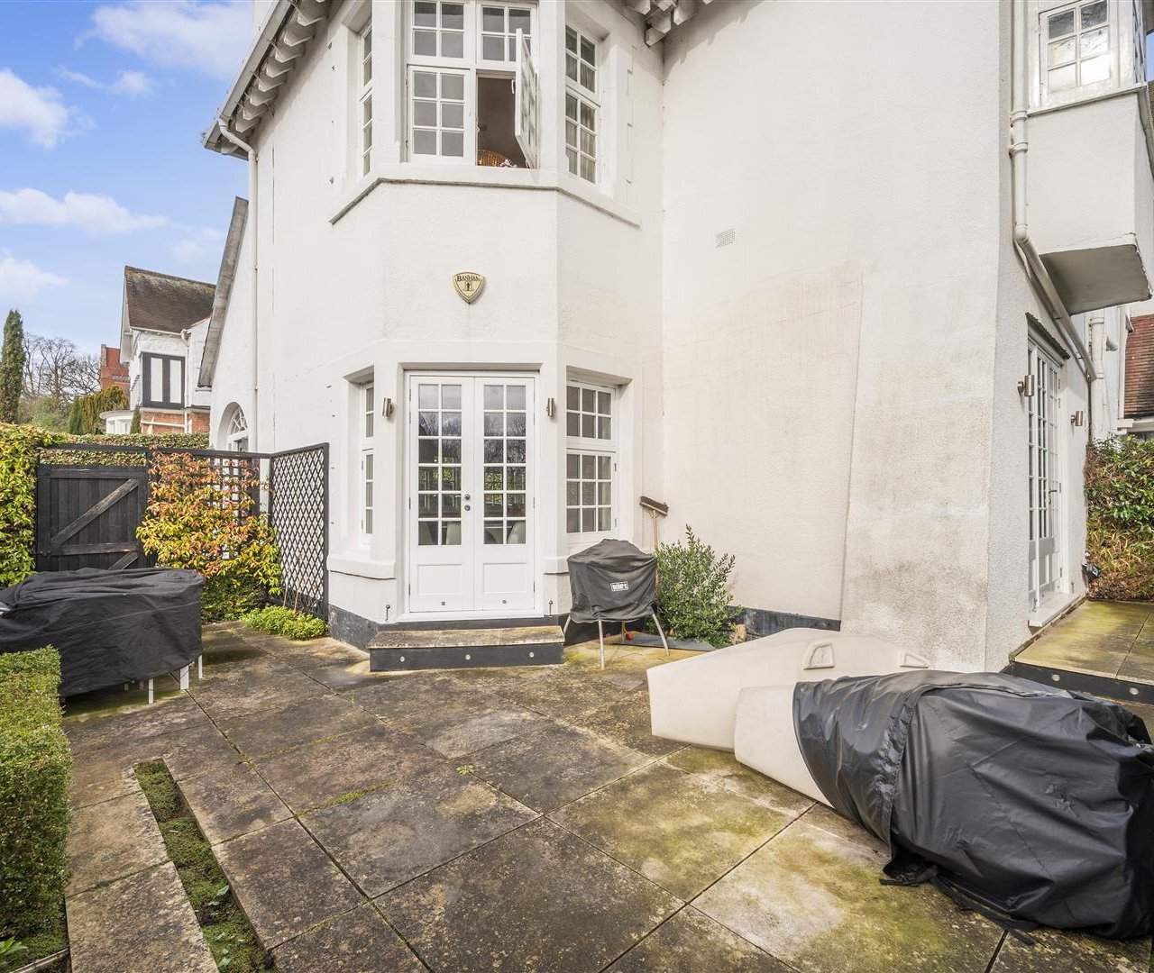 Kidderpore Avenue Hampstead NW3 7SP