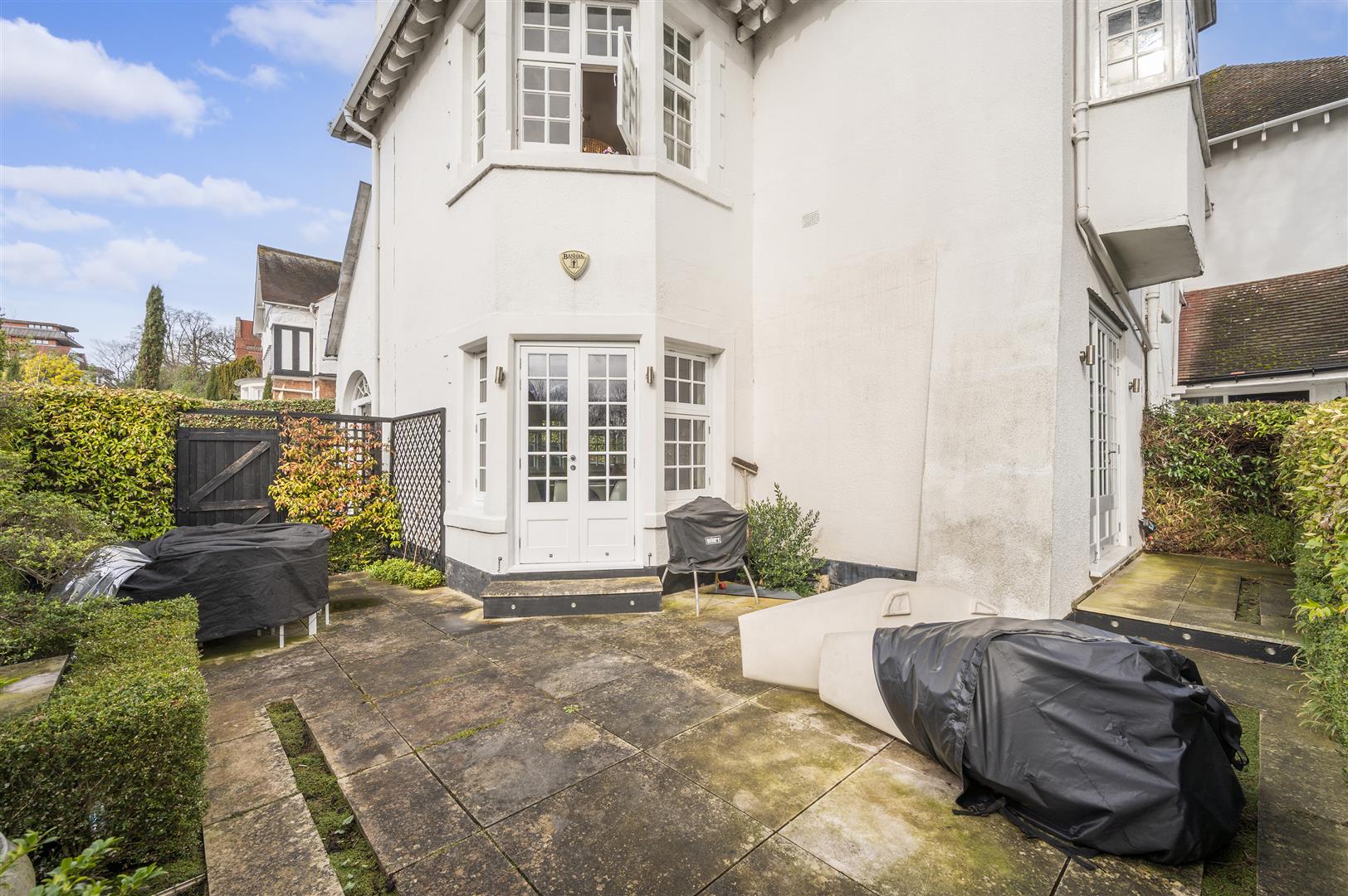 Kidderpore Avenue Hampstead NW3 7SP