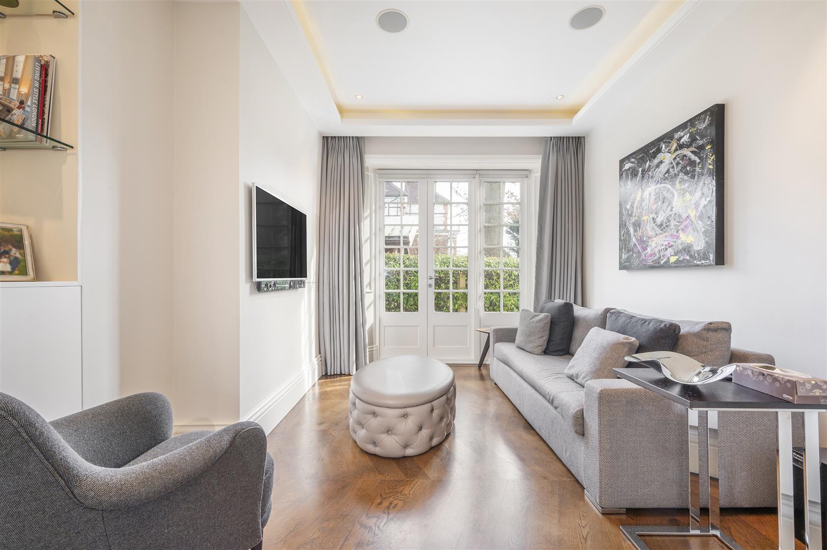 Kidderpore Avenue Hampstead NW3 7SP