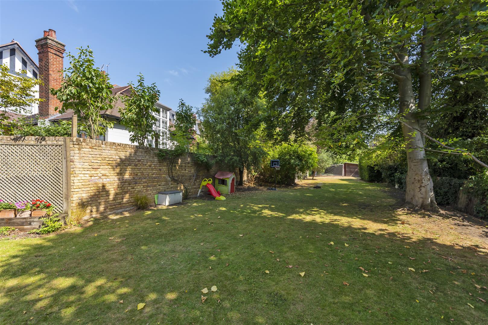 Kidderpore Avenue Hampstead NW3 7SP