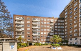 St. Johns Wood Park St. Johns Wood NW8 6QY