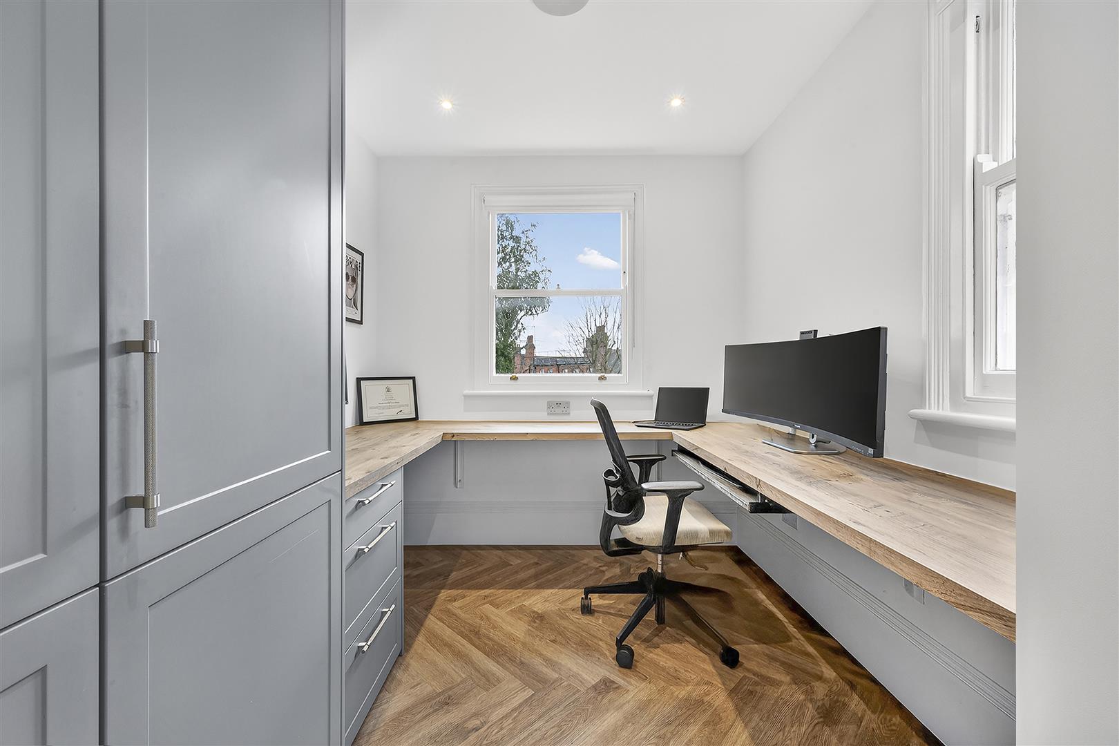 Lindfield Gardens, Hampstead, NW3 6PX