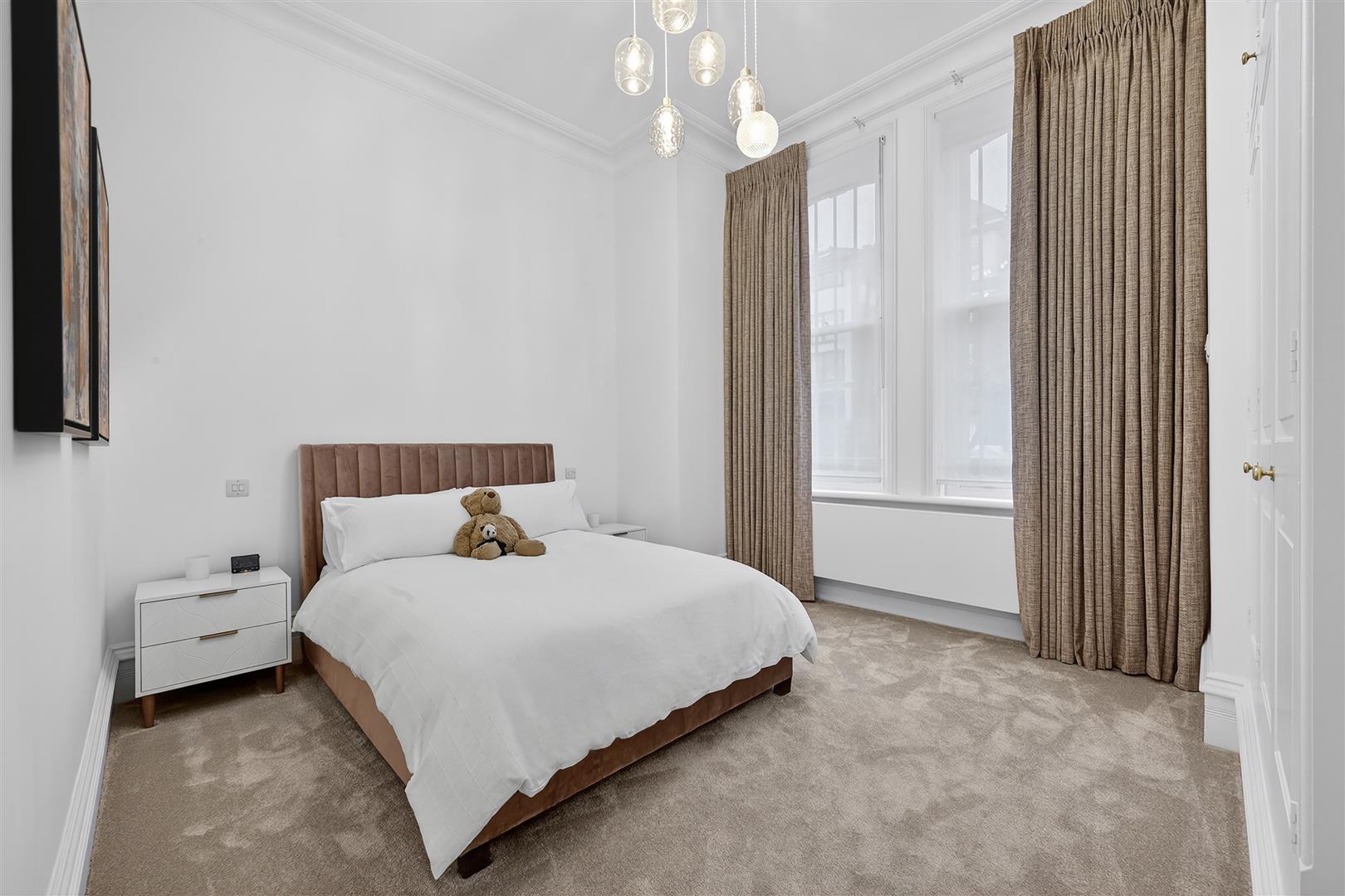 Lindfield Gardens, Hampstead, NW3 6PX
