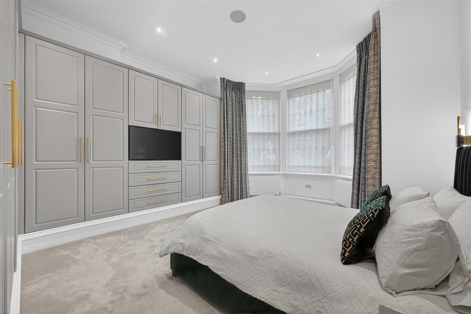 Lindfield Gardens, Hampstead, NW3 6PX