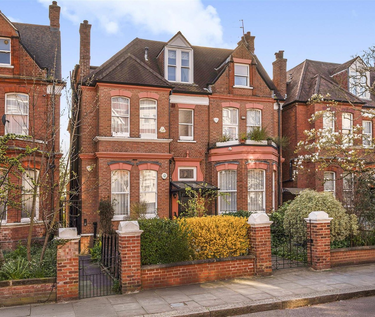 Lindfield Gardens, Hampstead, NW3 6PX