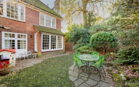 Templewood Avenue Hampstead NW3 7UY