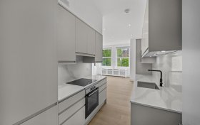 Lyndhurst Gardens, London, NW3 5NS