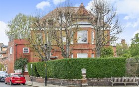 Lyndhurst Gardens, London, NW3 5NS