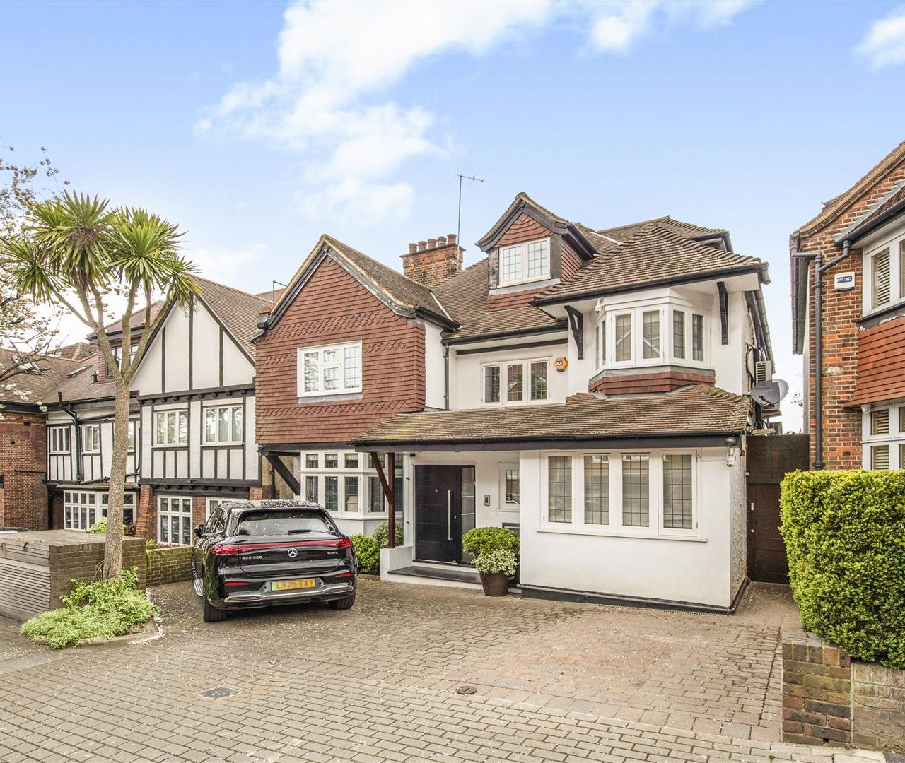 West Heath Road, Hampstead, NW3 7TT