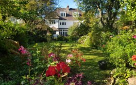 Lyndale Avenue Childs Hill NW2 2QD