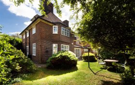 Meadway Close, Hampstead Garden Suburb, NW11 7BH