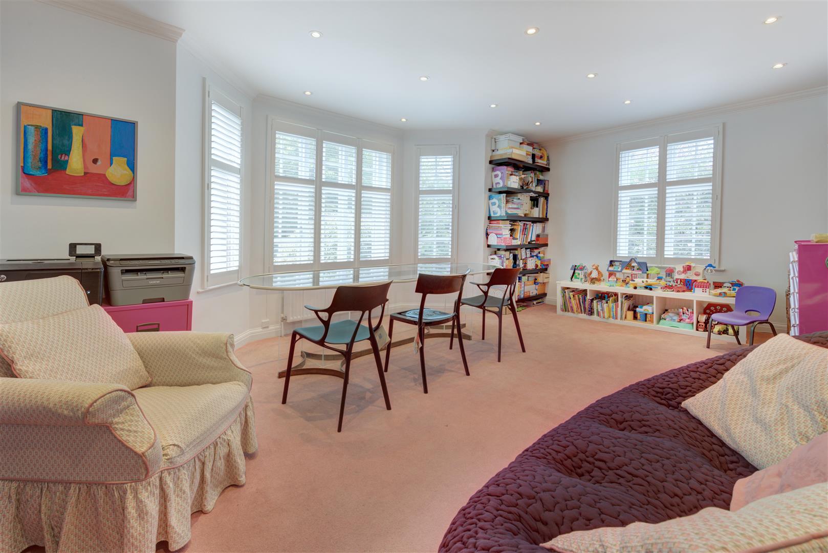 Meadway Close, Hampstead Garden Suburb, NW11 7BH