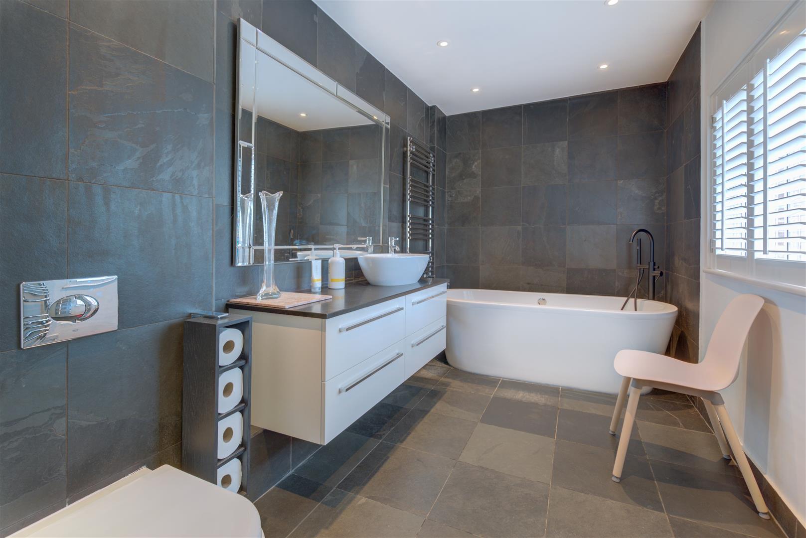 Meadway Close, Hampstead Garden Suburb, NW11 7BH