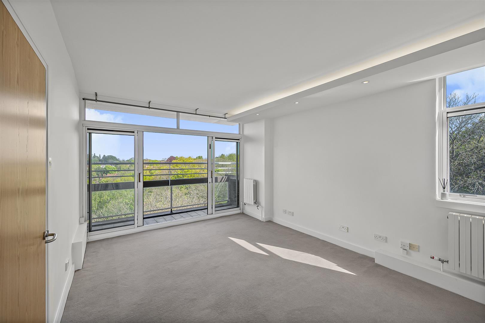 Oak Hill Park, Hampstead, NW3 7LH