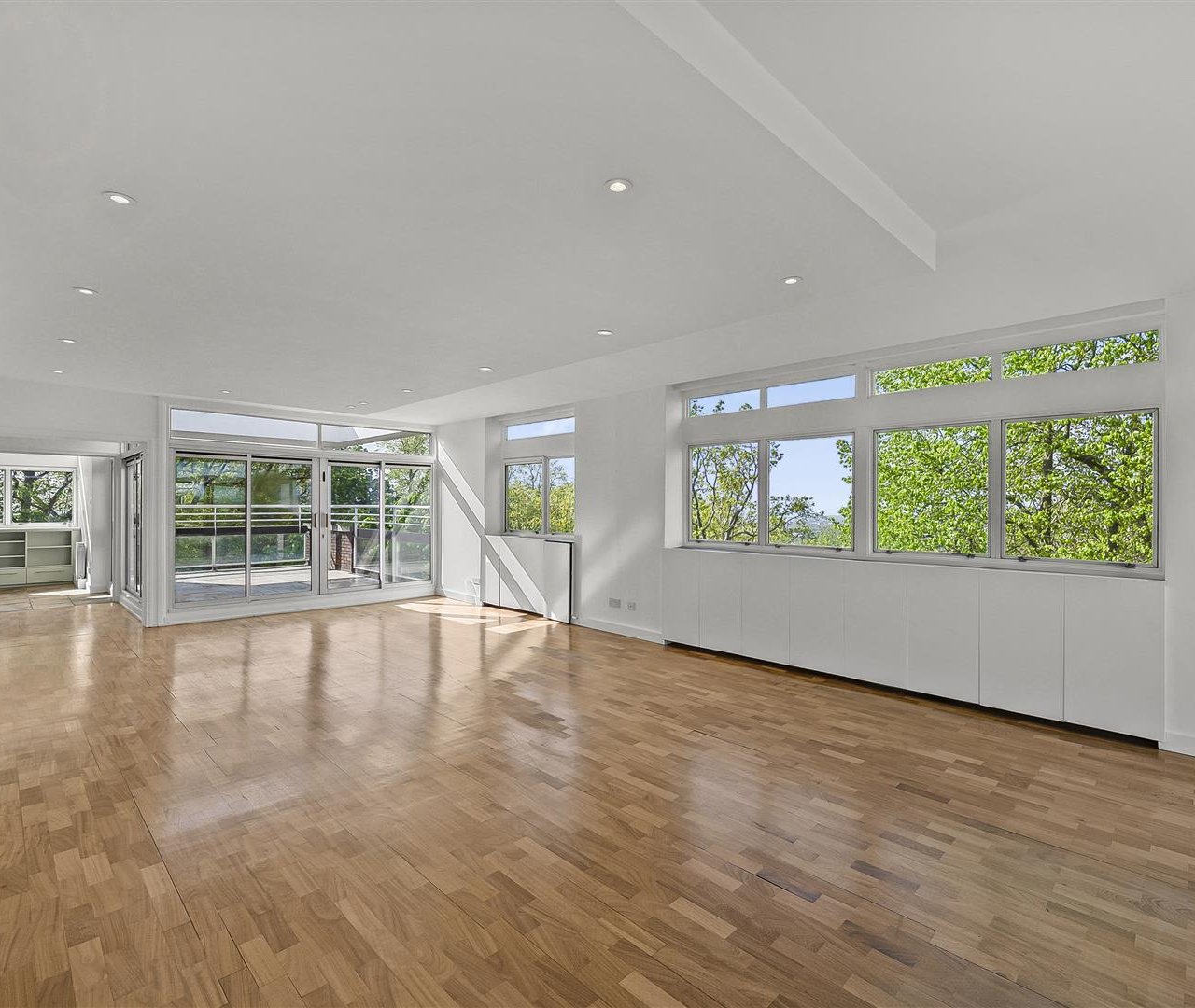 Oak Hill Park, Hampstead, NW3 7LH